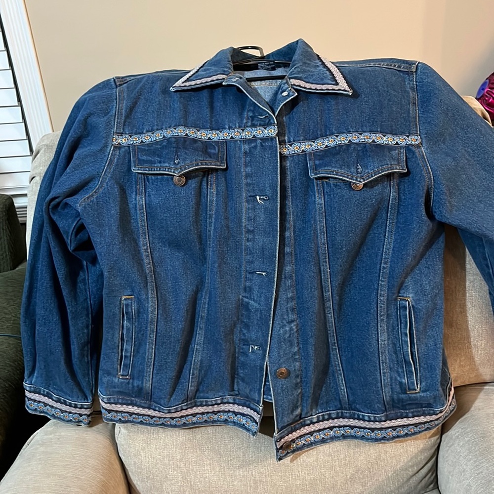 Denim and Co. Denim Jacket with embellished look from QVC, size 1x.